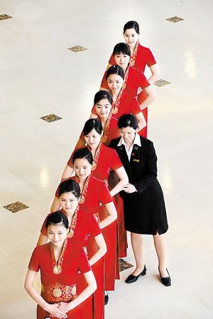 牡丹含笑待客來(lái)——禮儀服務(wù)禮贊